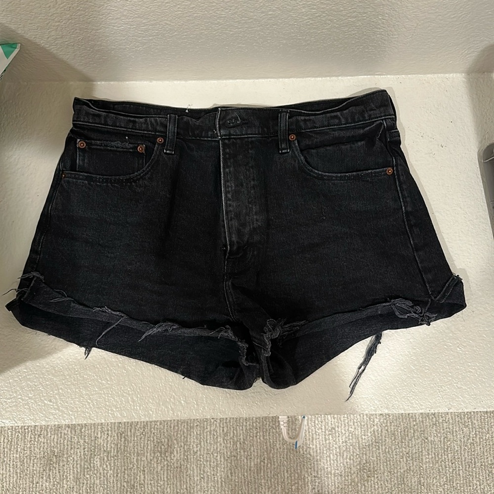 Abercrombie The Mom Short High Rise